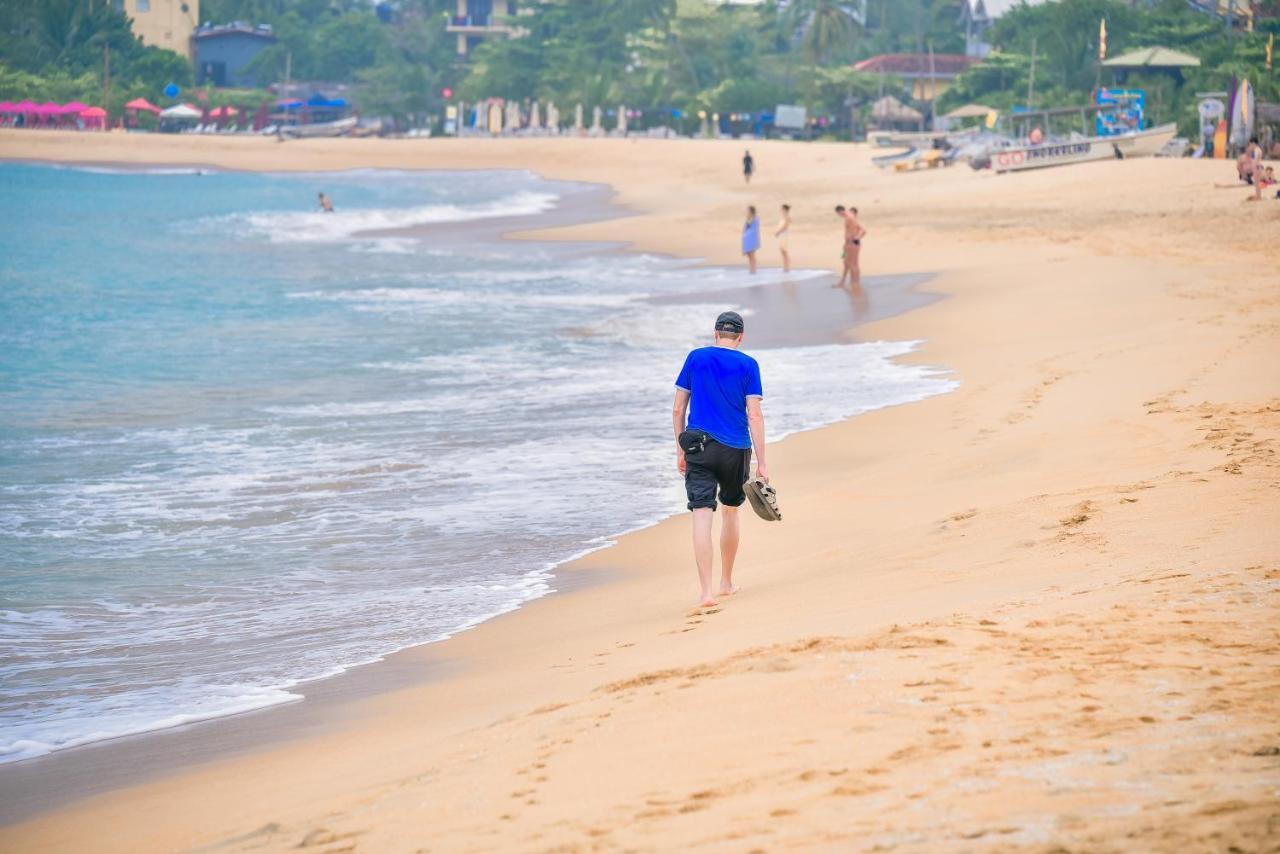 Peacock Beach Hotel Unawatuna Extérieur photo