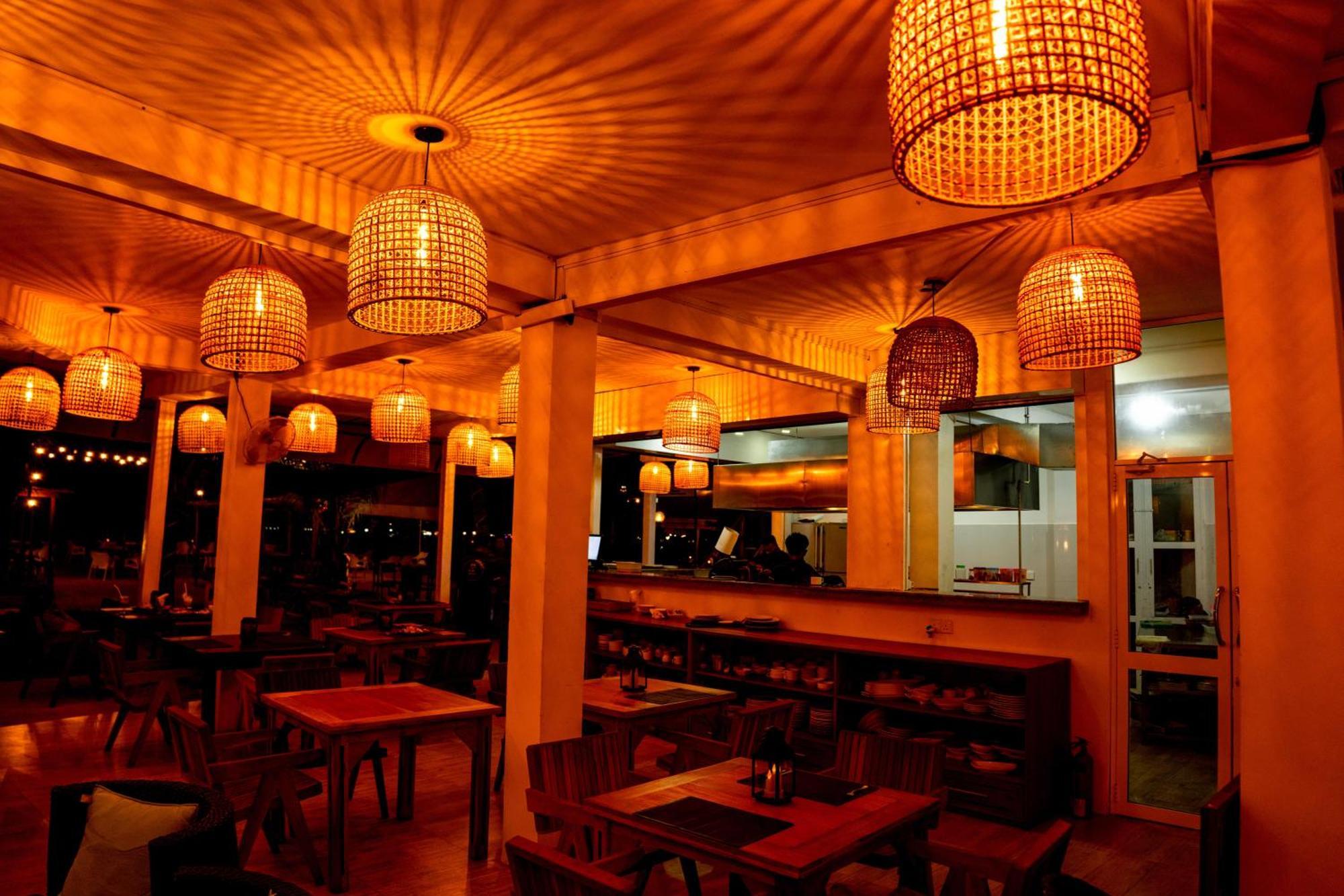 Peacock Beach Hotel Unawatuna Extérieur photo