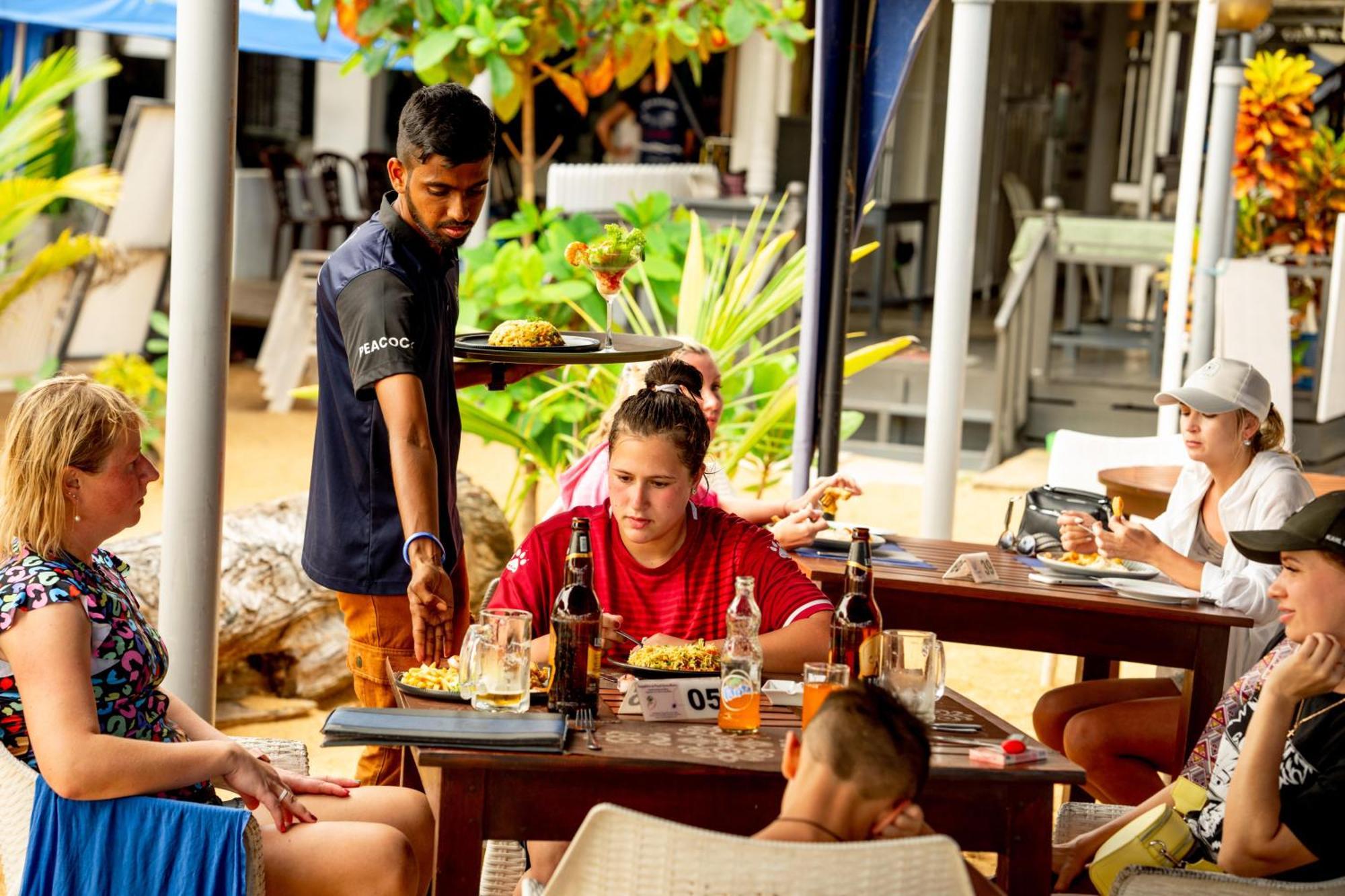 Peacock Beach Hotel Unawatuna Extérieur photo