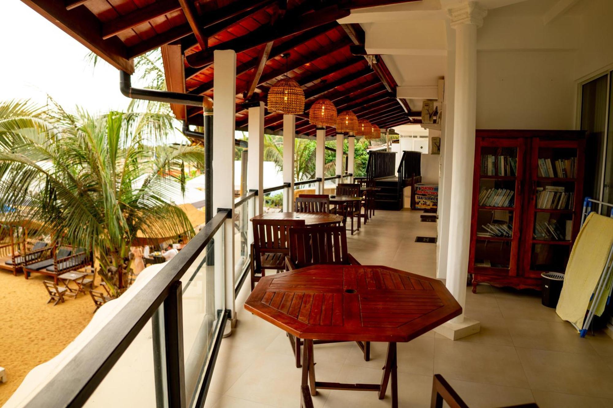 Peacock Beach Hotel Unawatuna Extérieur photo