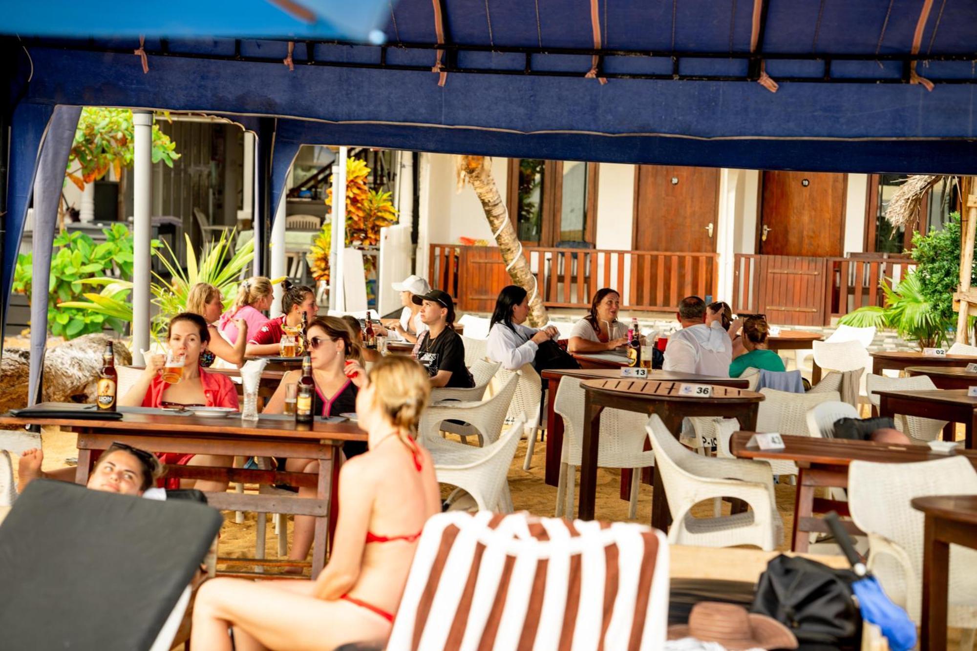 Peacock Beach Hotel Unawatuna Extérieur photo