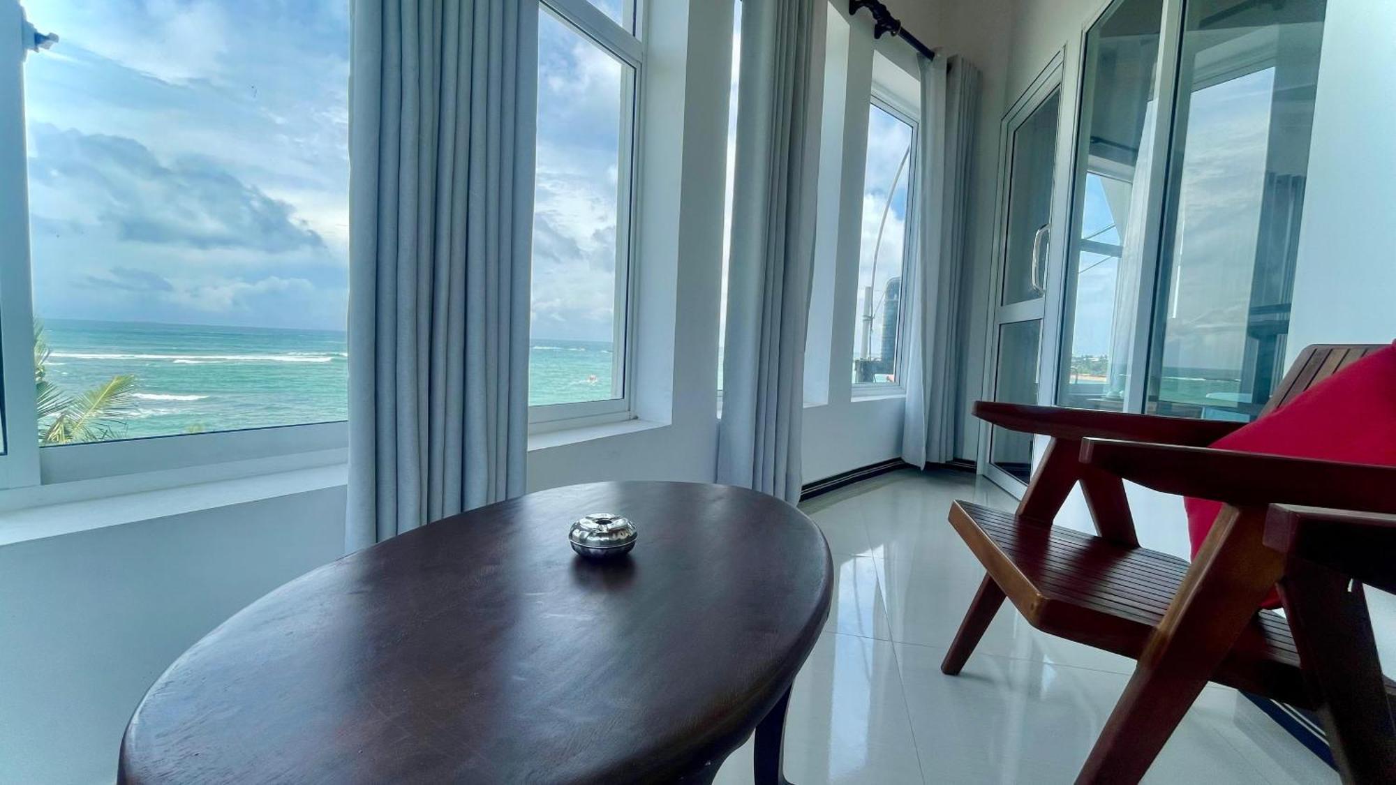 Peacock Beach Hotel Unawatuna Extérieur photo